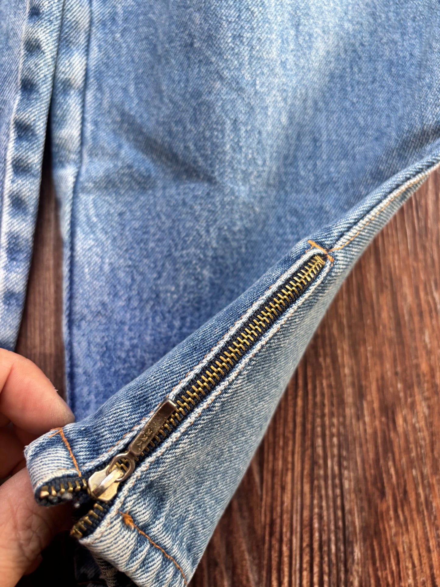 Vintage High Waist Mom Jeans – Mid Blue