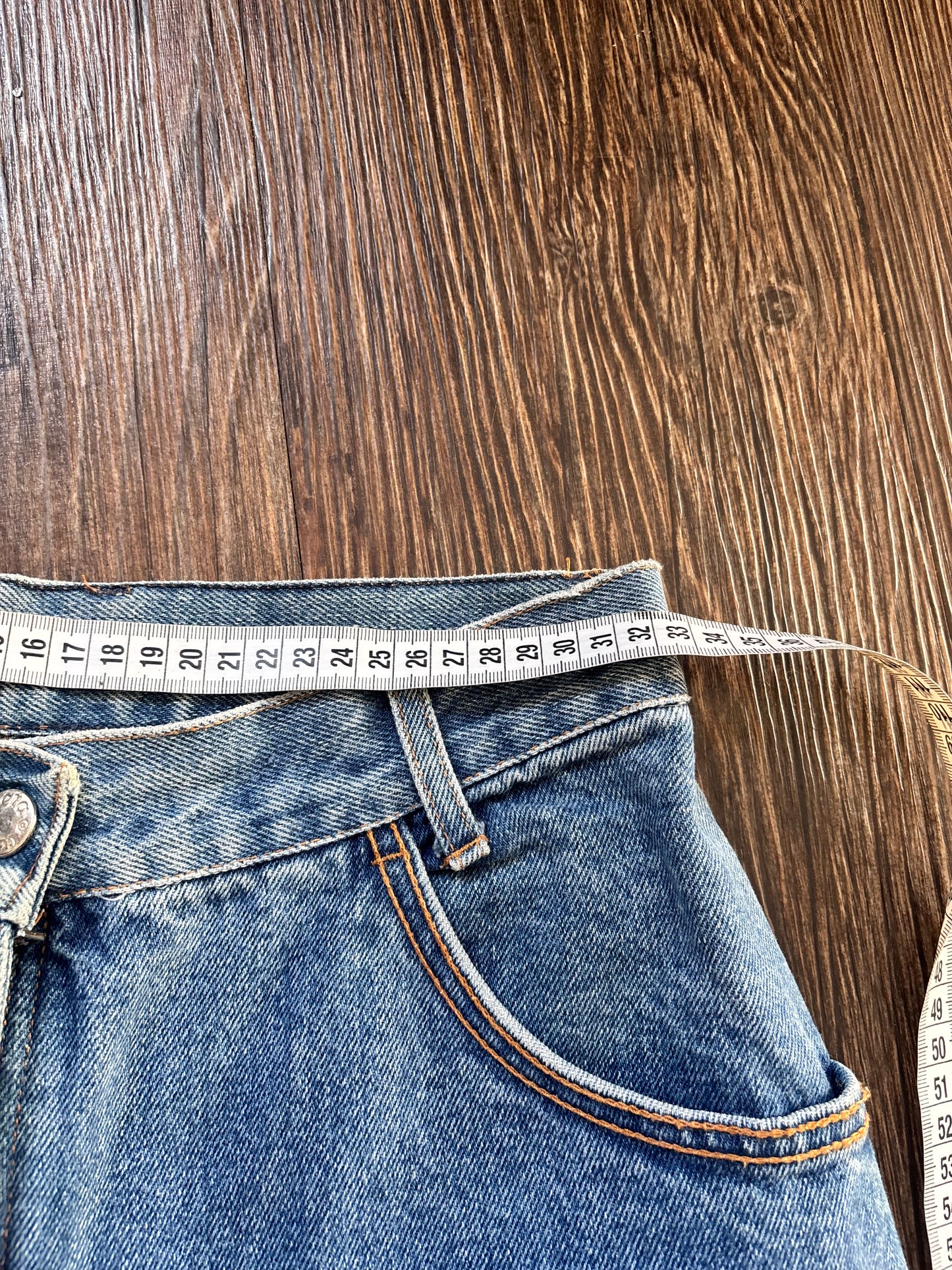 Vintage High Waist Mom Jeans – Mid Blue