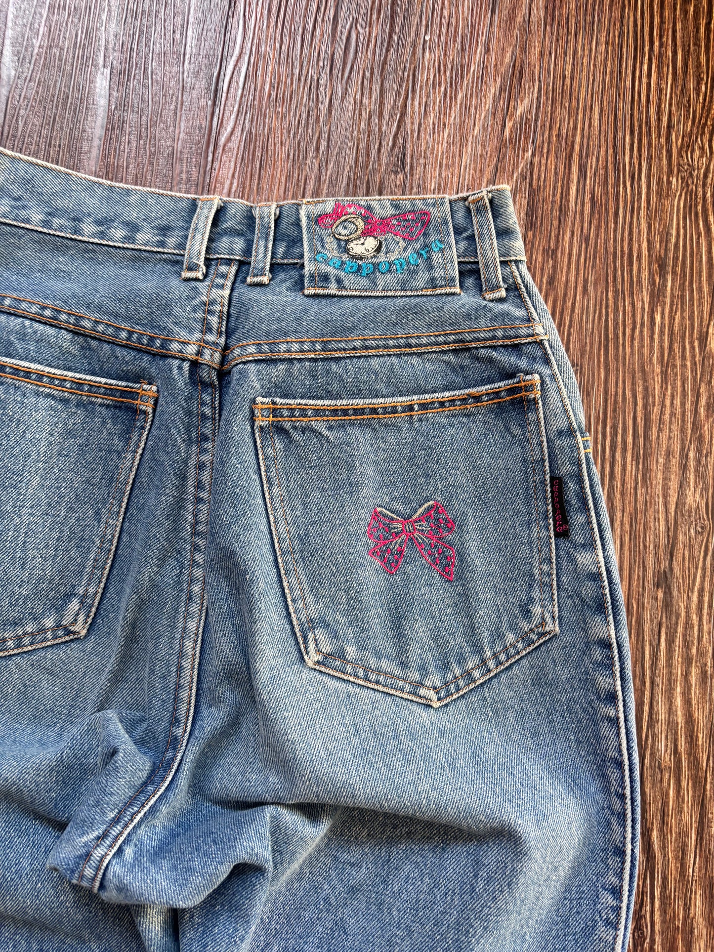 Vintage High Waist Mom Jeans – Mid Blue