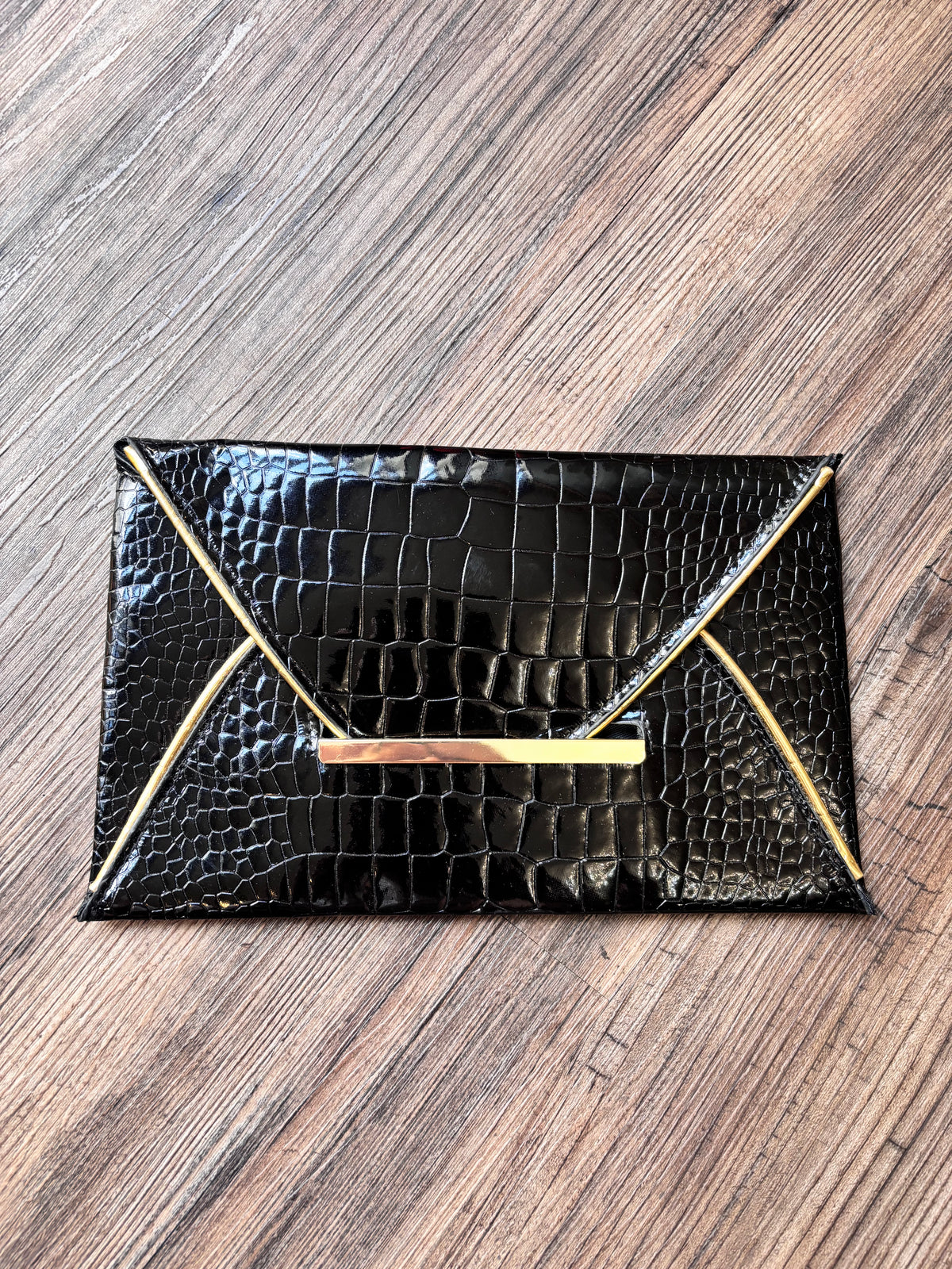 Vintage Croc Envelope Clutch – Black & Gold