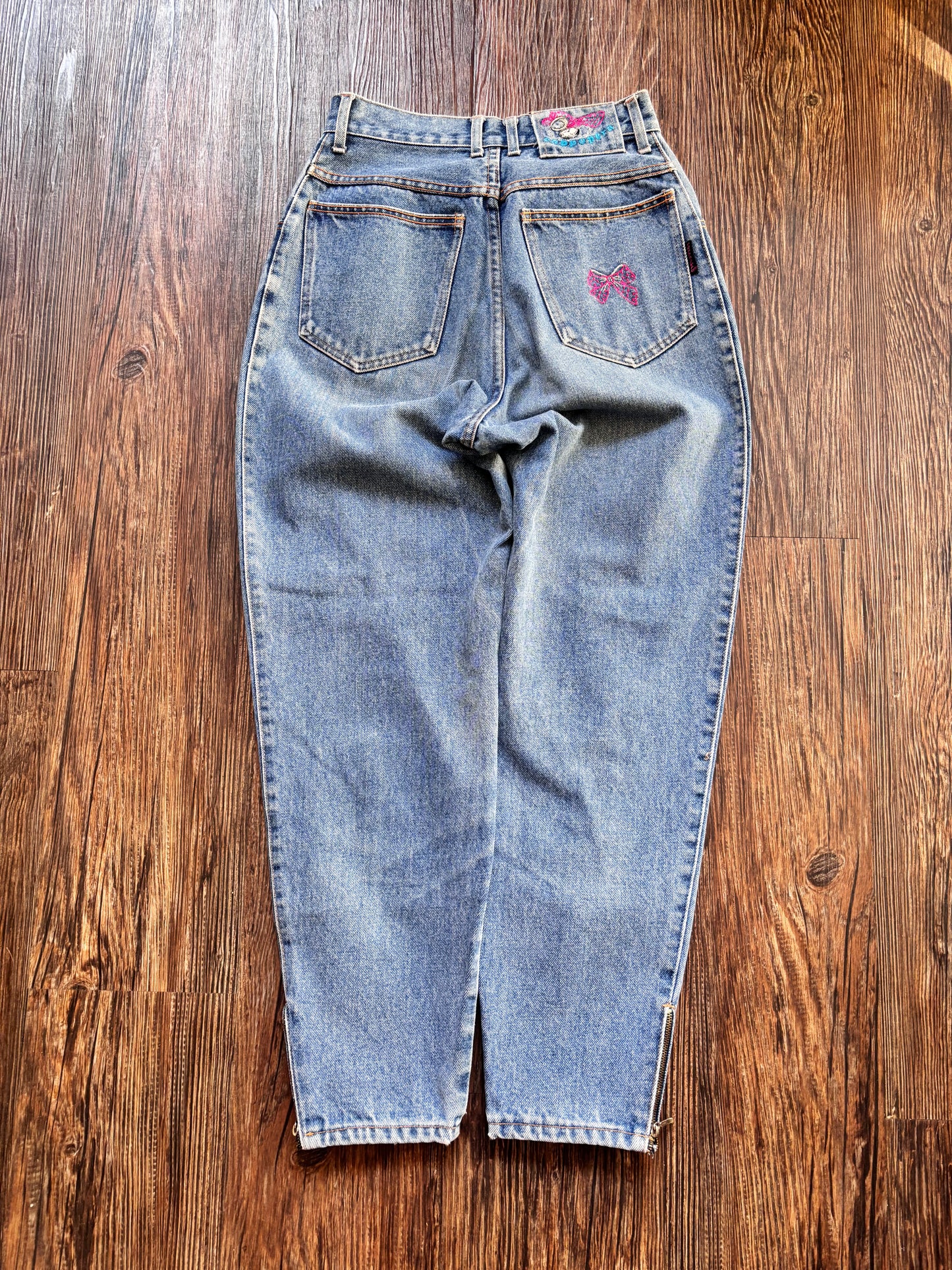 Vintage High Waist Mom Jeans – Mid Blue